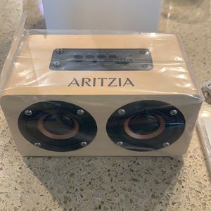 Aritzia Bluetooth speaker NEW